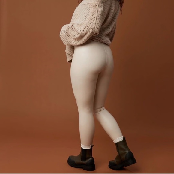 OFFLINE By Aerie Real Luxe Faux Leather Legging Sandalwood Size Medium - Picture 2 of 2